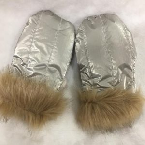 Paz Rodríguez, manoplas silla Sierra.