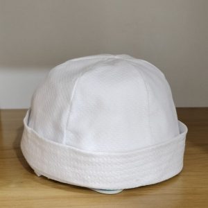 Miralles, sombrerito  marinero bebé blanco.