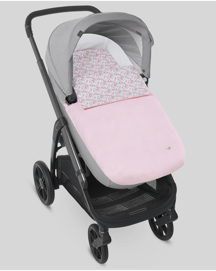 Paz Rodríguez, colcha ajustable y reversible "Gardenia" rosa.